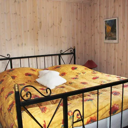 Three-bedroom Holiday In 13