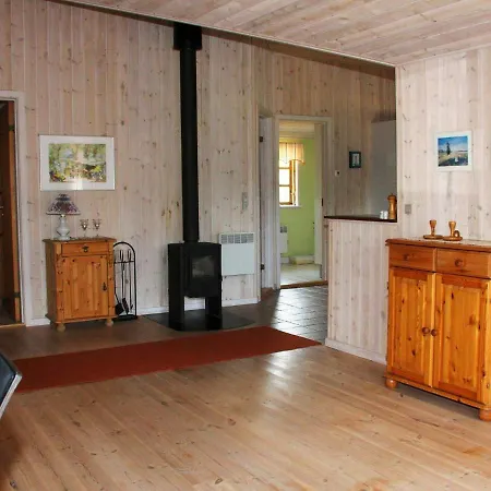 Three-bedroom Holiday In 13