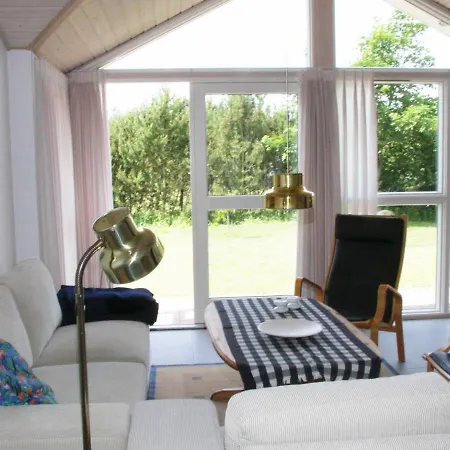 Three-bedroom Holiday In 13 Holiday home *