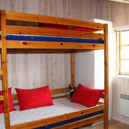 Three-bedroom Holiday In 13 Fjerritslev